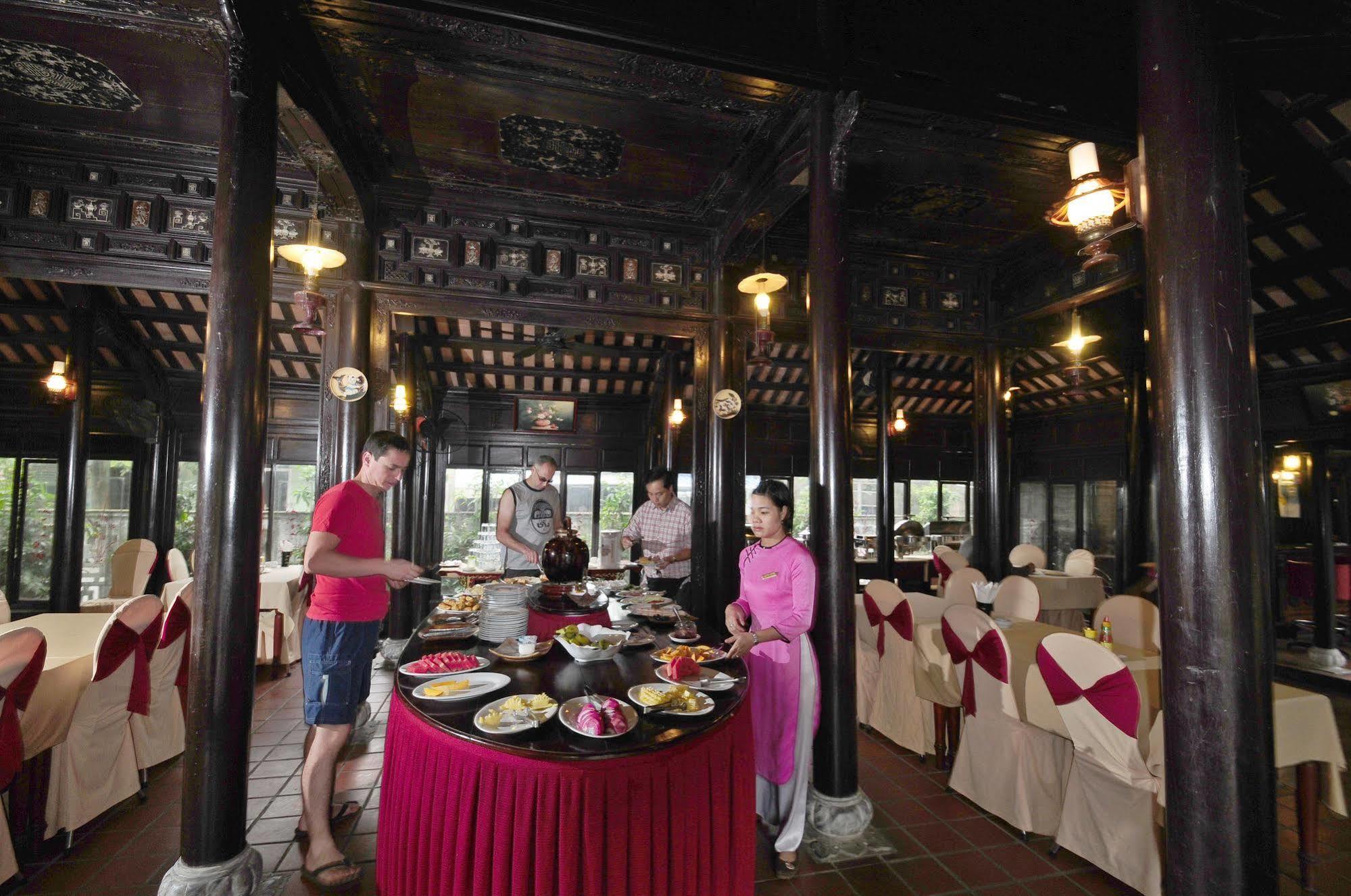 Thanh Noi Hotel Хюе Екстер'єр фото