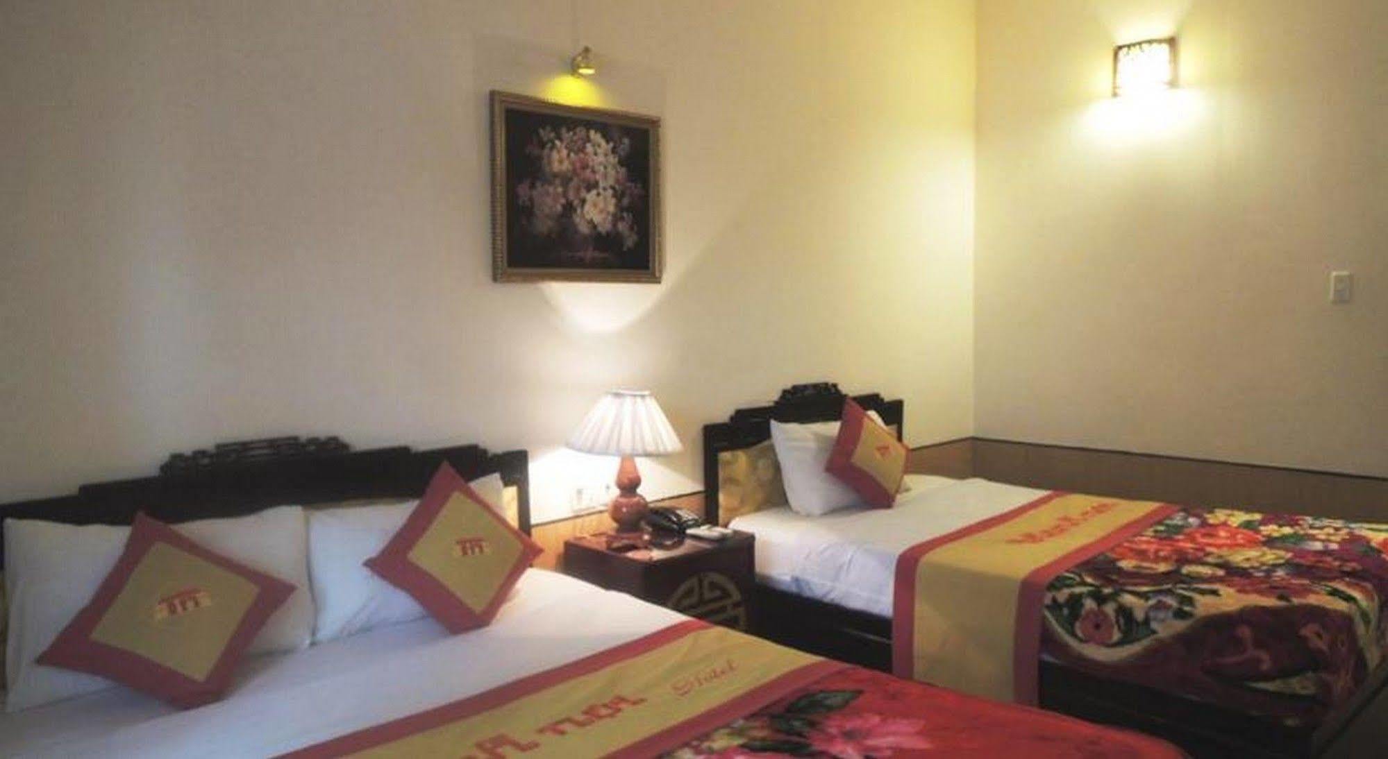 Thanh Noi Hotel Хюе Екстер'єр фото