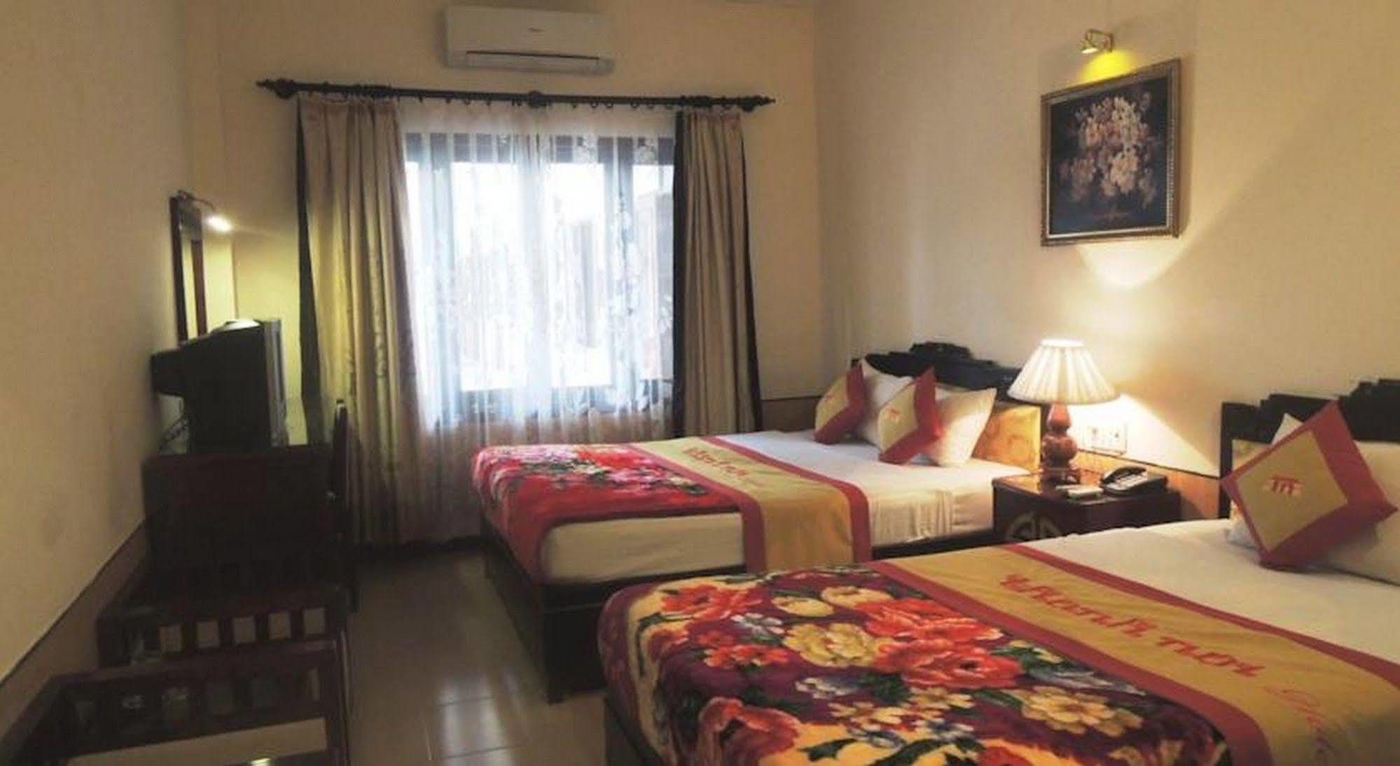 Thanh Noi Hotel Хюе Екстер'єр фото