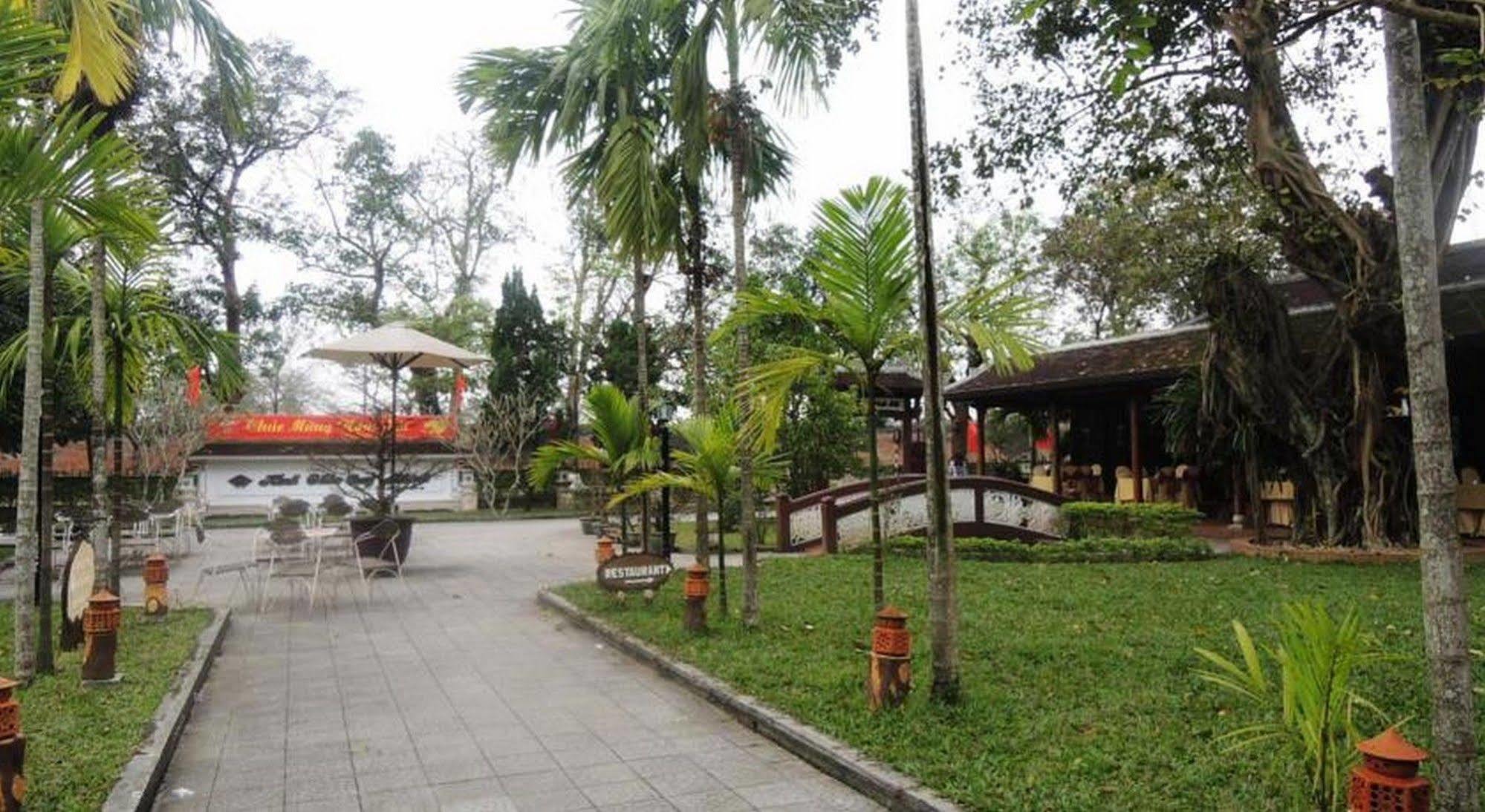 Thanh Noi Hotel Хюе Екстер'єр фото