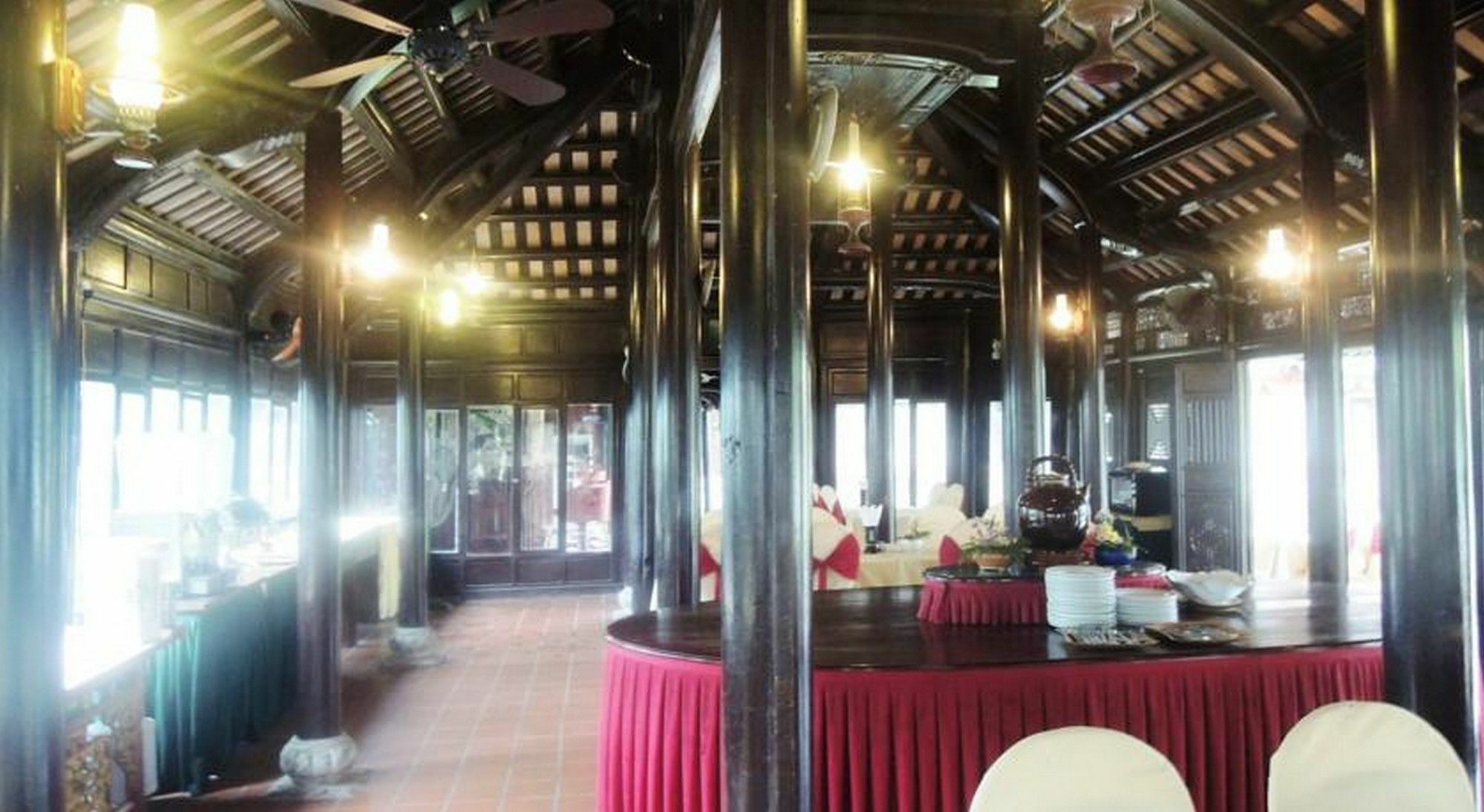 Thanh Noi Hotel Хюе Екстер'єр фото